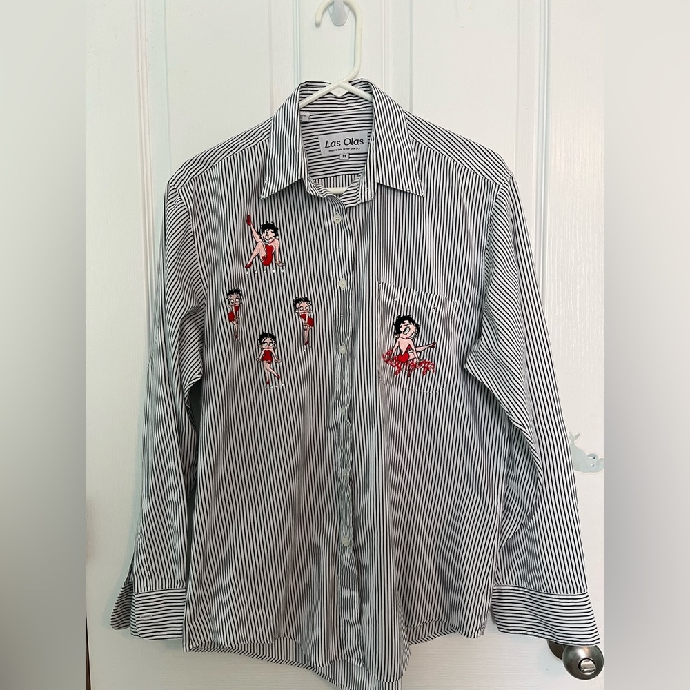 Los Olas Embroidered And Rhinestone Betty Boop Button Down Short Medium